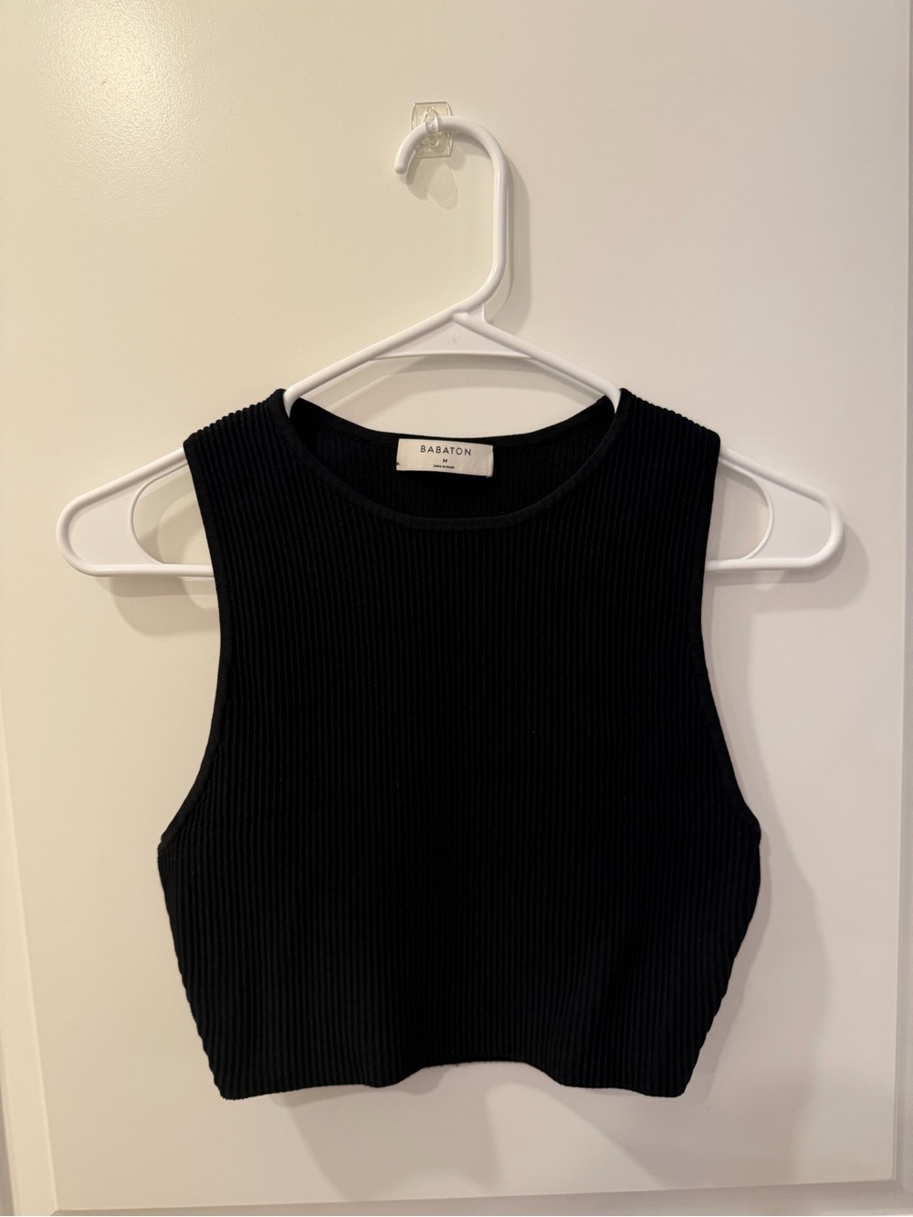 ARITZIA - BABATON Ribbed Cropped Tank Top Black